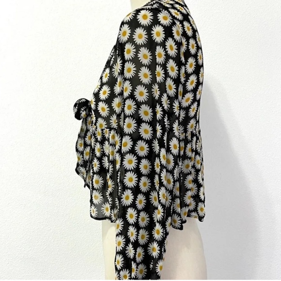 Sheer Daisy Crop Tie Front Top - Picture 3 of 4